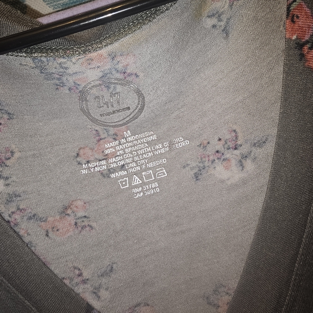 Tank top - Picture 2 of 2